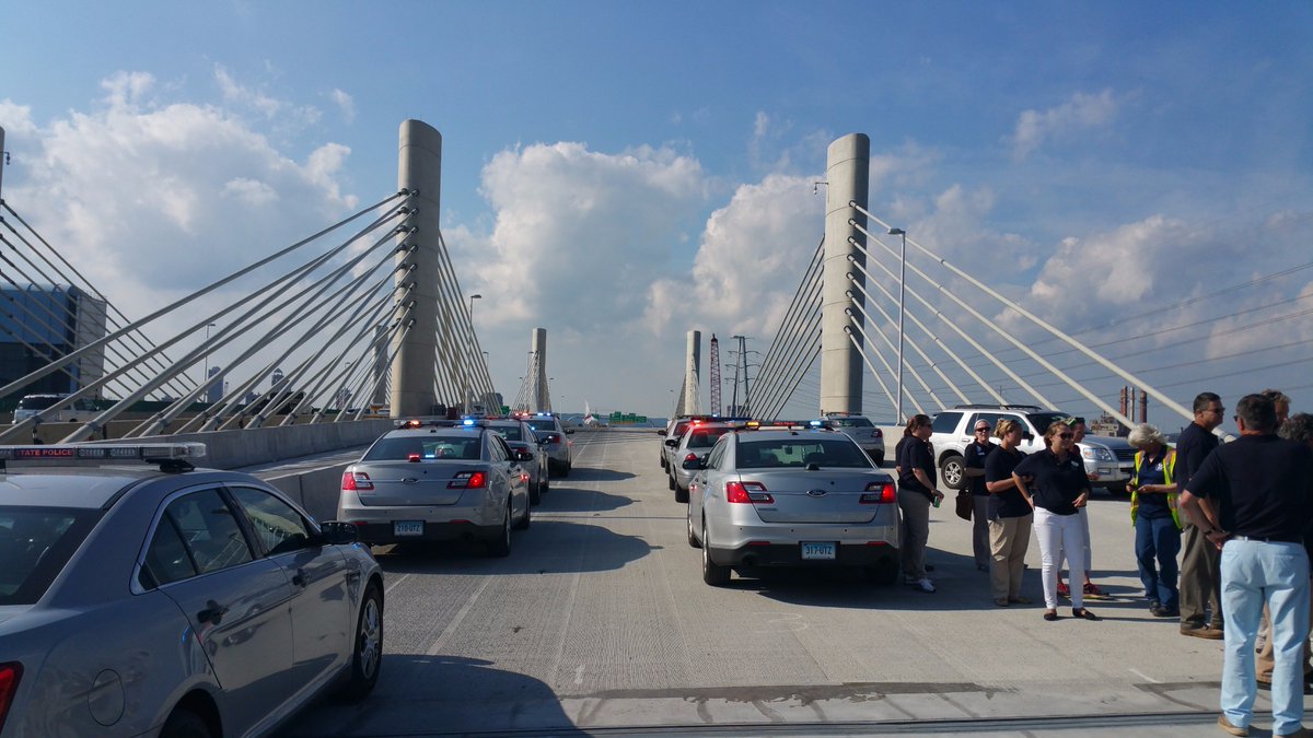 GovMalloyOffice's tweet image. The #PearlHarbor Memorial Bridge in #NewHaven is named in honor of the 2,400 people – both military and civilian – who lost their lives in the attack on December 7, 1941. We honor their bravery and heroism, and thank all those who served our country during #WorldWarII.