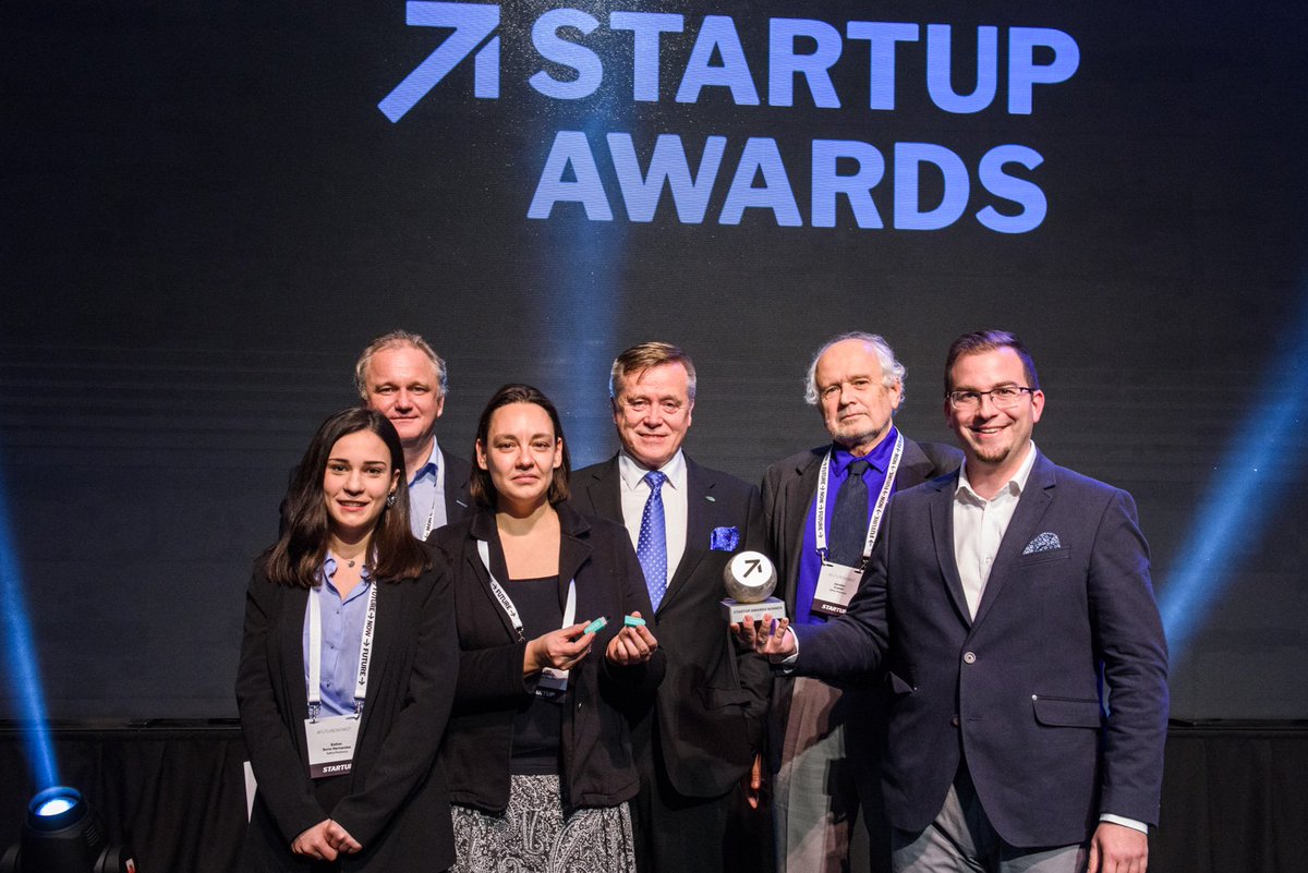 slovak_startup's tweet image. #SaftraPhotonics, the winner of the @StartupAwardsSK 2017 has developed a small portable device which embodies a new #technology called #NanoScreen that can identify Persistent Organic Pollutants in food products and water. slovakstartup.com/2017/12/06/saf… #startup #slovakia #awards