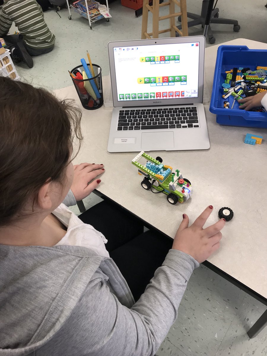 MsJarrick's tweet image. Legos + Coding = the best day ever! Thanks @district102_SC @LEGO_Education @LEGO_Group #CodingInTheClassroom #HourOfCode #WeekOfCode
