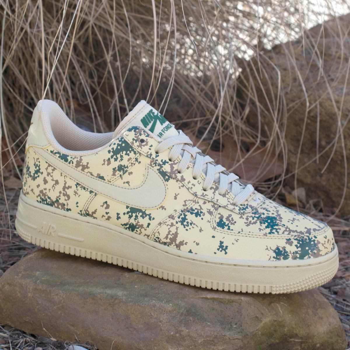 NIKE AIR FORCE 1 '07 LV8 'COUNTRY CAMO 