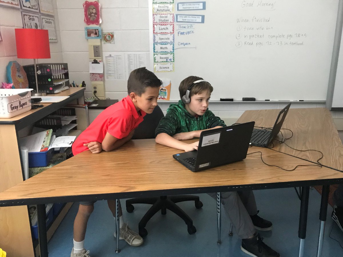 Gr8FallsES's tweet image. Caution: Future programmers at work! #FCPSCode #PairCoding #OurFCPS #GFESPride
