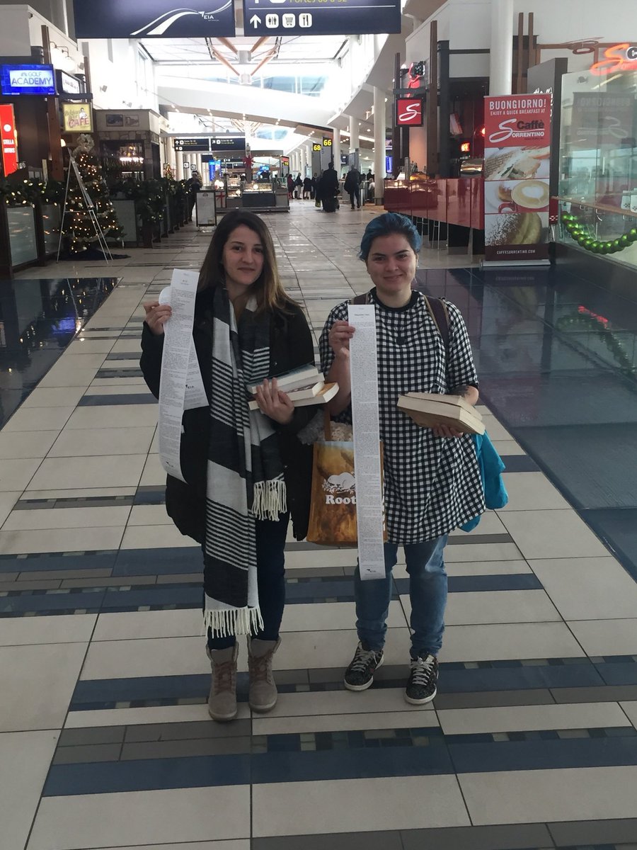 airporttrends's tweet photo. Edmonton Airport installs ‘short story dispenser kiosk’ - 1, 3 or 5 min stories printed on a piece of receipt paper - to make the wait at the gate more enjoyable https://t.co/m10mx2fTmk (via @hbaskas) https://t.co/YWbqJDEC4w