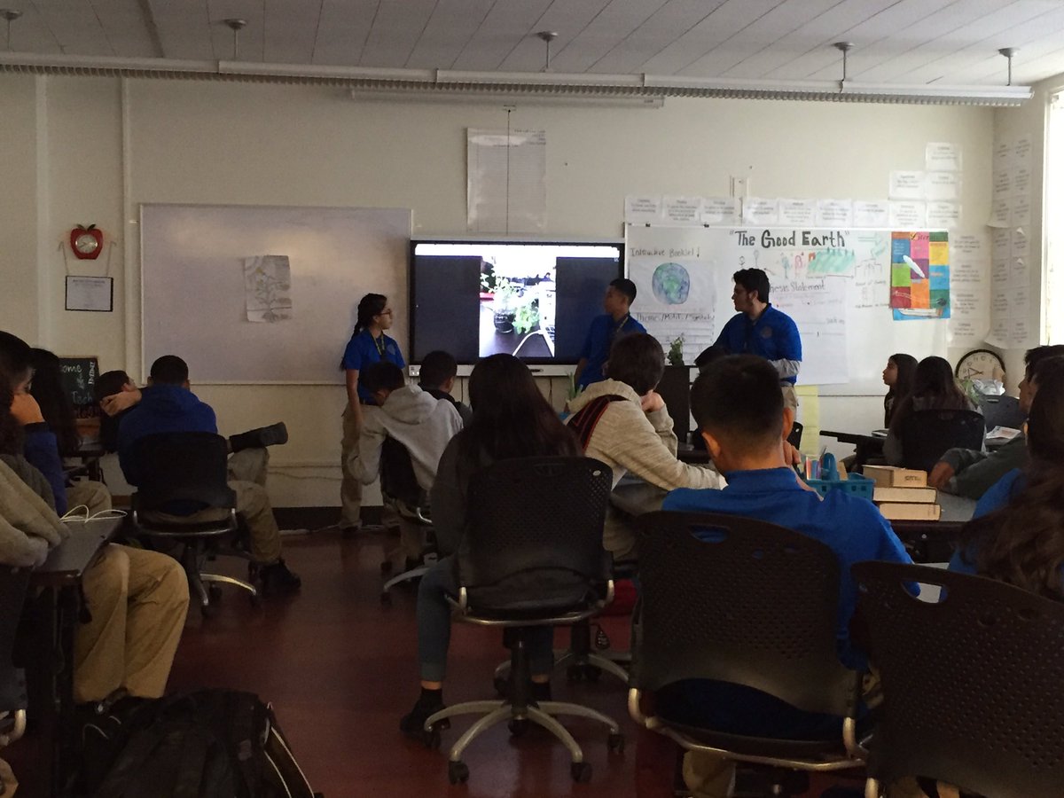 CraigKehrwald's tweet photo. Austin New Tech presentations on plant 🌱 propagation. Classroom smells great! #ahspanthers https://t.co/kqcIYMXEvD