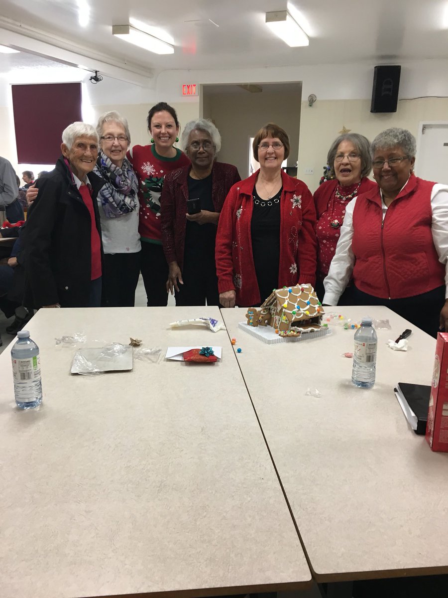 modgrec's tweet photo. Just finished a beautiful gingerbread house with these sweet ladies at our senior fun day! 🎄❤️ #seniorfunday #modgrec #feelslikechristmas https://t.co/uRtHSCprRi