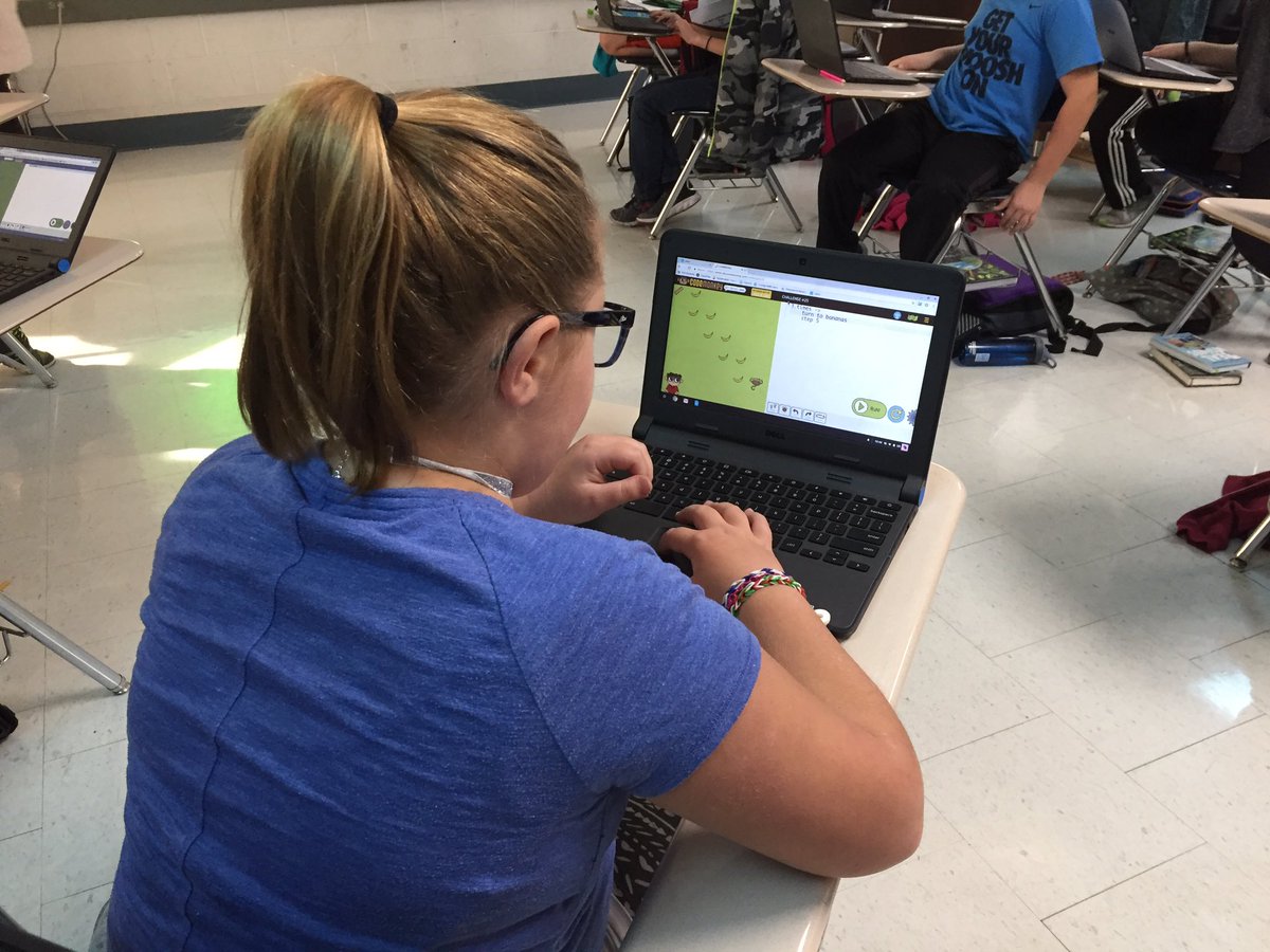 matteicholtz's tweet photo. Had a great time this morning helping these bright 4th graders learn to code. Thanks to Brian Stout and Kingston Elementary for having me! @ORNL #HourOfCode https://t.co/lrdqrFESCJ