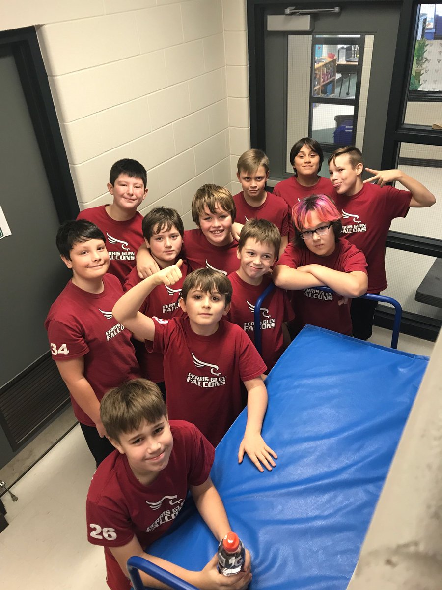 Keely_AnnLewis's tweet photo. @FGPSFalcons boys basketball team getting ready to play...Great coaching Mr. D #NNDSB https://t.co/KpkV3NpiUL