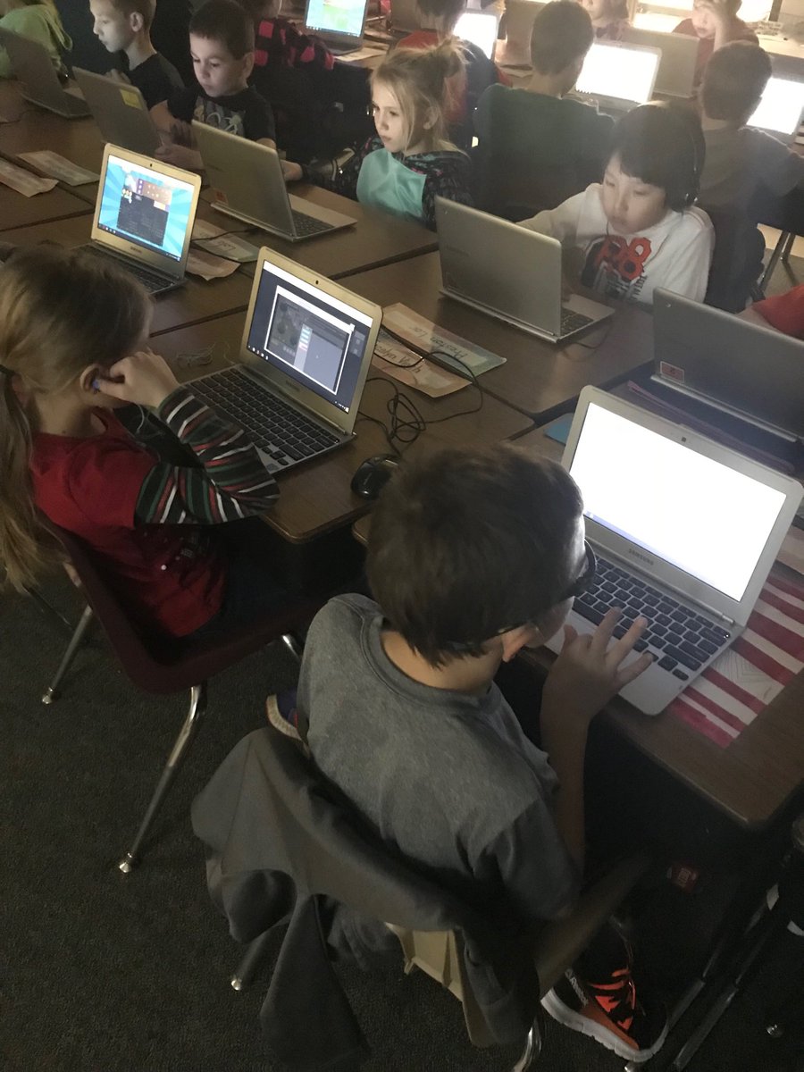 MrsMeyersWDP's tweet photo. The classroom is silent! I can tell these students are working hard at coding! They preserved to figure out tough challenges. #WIhourofcode #wdppride #rockonwestwood https://t.co/vXXpY57Jou
