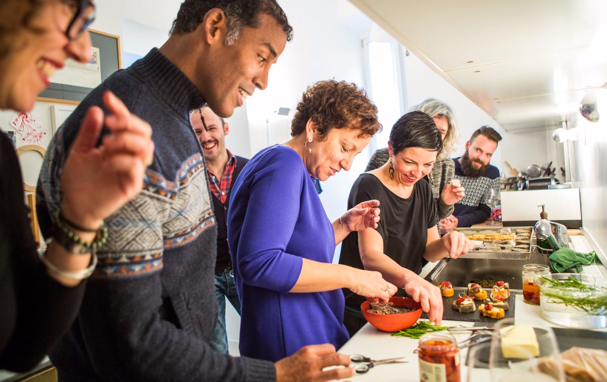 We’re honored to be selected as one of <a href="/Apple/">Apple</a>’s "Best Apps of 2017!" 🎉 Download #VizEat for your holiday travels here: bit.ly/VizEatApp1207