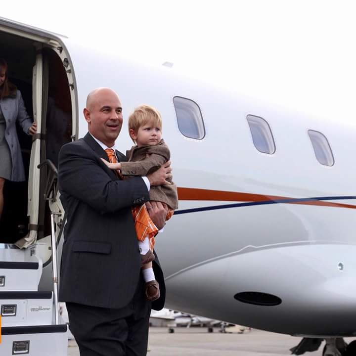That orange tie tho! Welcome to Rocky Top Coach Pruitt as the new head coach of <a href="/Vol_Football/">Tennessee Football</a>! #VolNation #VFL