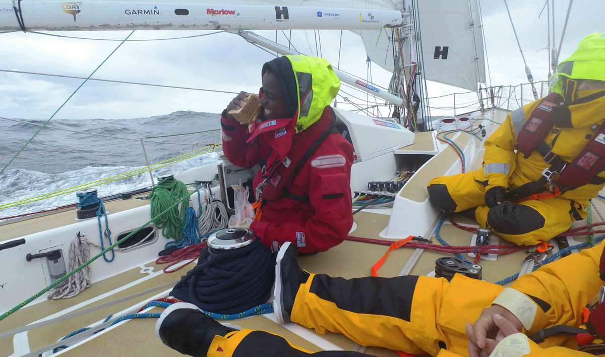 ClipperRace's tweet photo. #ThursdayThoughts sometimes, hunger strikes on the #ClipperRace and only 6 pieces of bread at once will do #DareToEat  😂 📸 @DareToLeadRTW https://t.co/xnP6vYhPMR