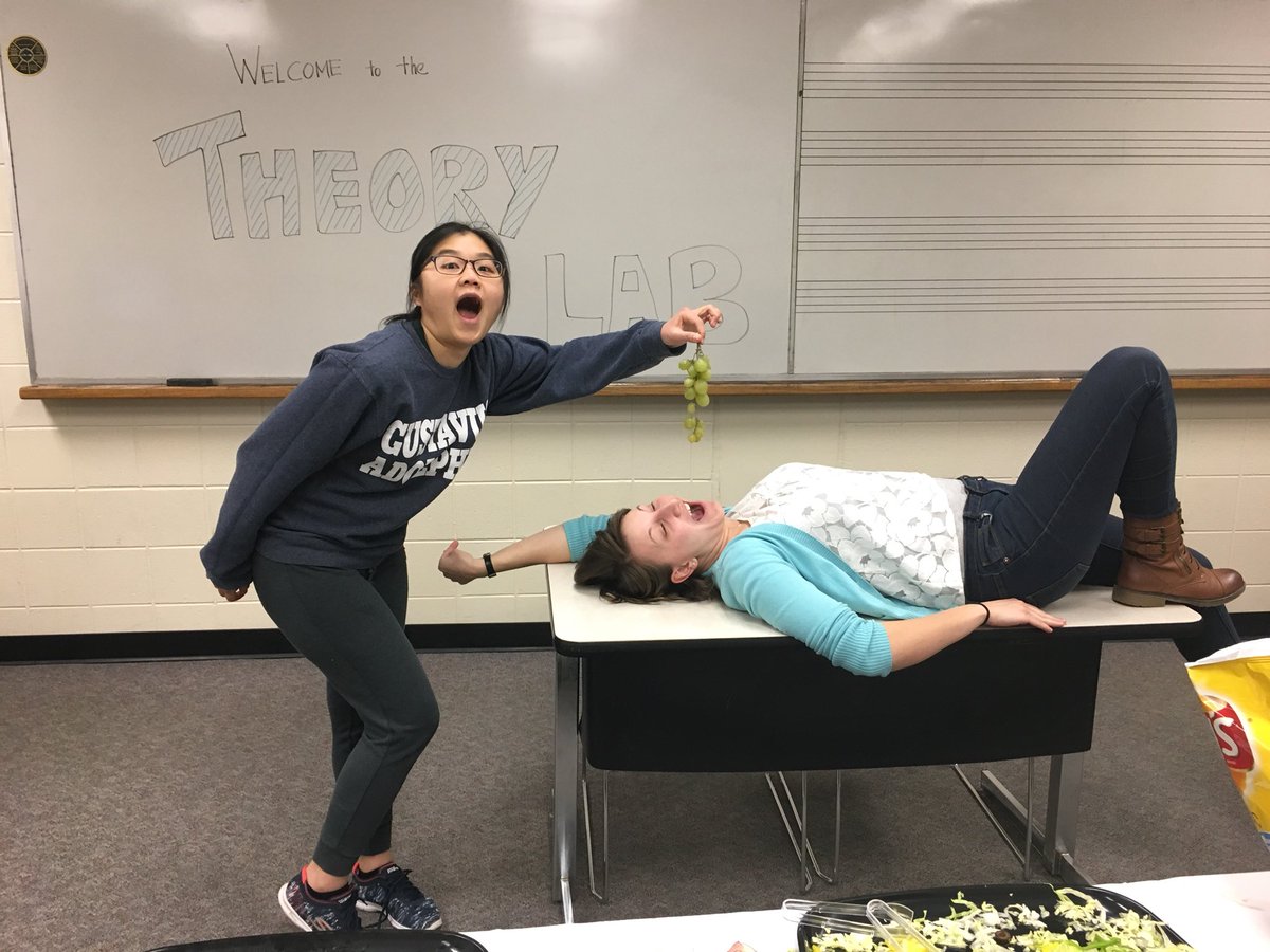 HSoMTheoryLab's tweet image. Come to Theory Lab! We have food!! Open 1-4:45pm today for reading day!!!!