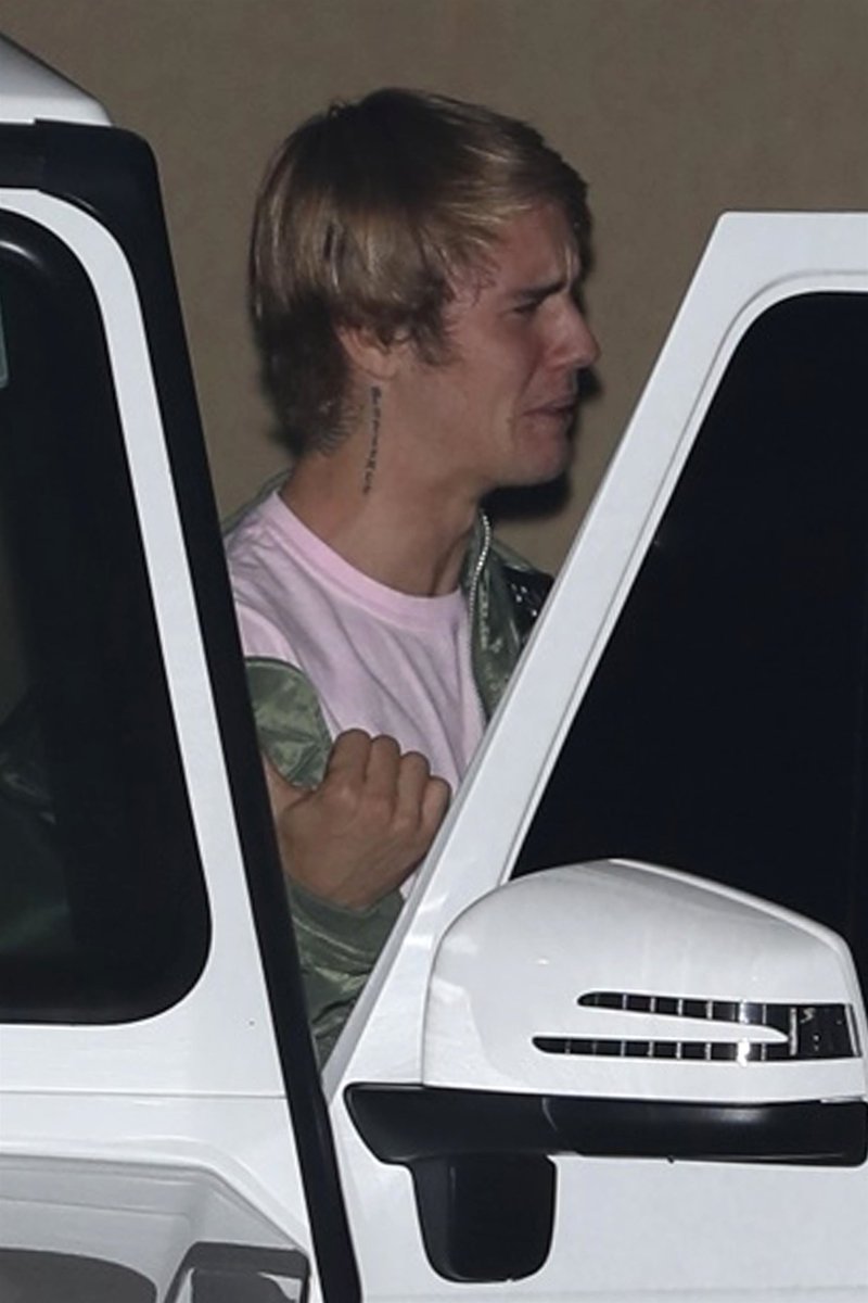 TBBRCandids's tweet photo. 06 de Dezembro: Fotos de Justin Bieber deixando o Saban Theatre em  Beverly Hills, Califórnia. https://t.co/abPVsO5Cvh