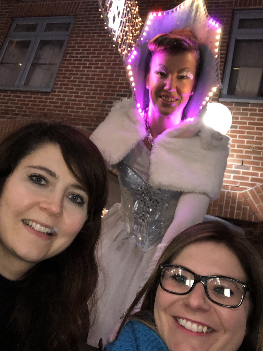 MoleValleyDC's tweet photo. Selfie with the stilt walking fairy - she’ll be roaming #Dorking until 8 tonight! #DorkingGalaNight https://t.co/K1LXhRtucj