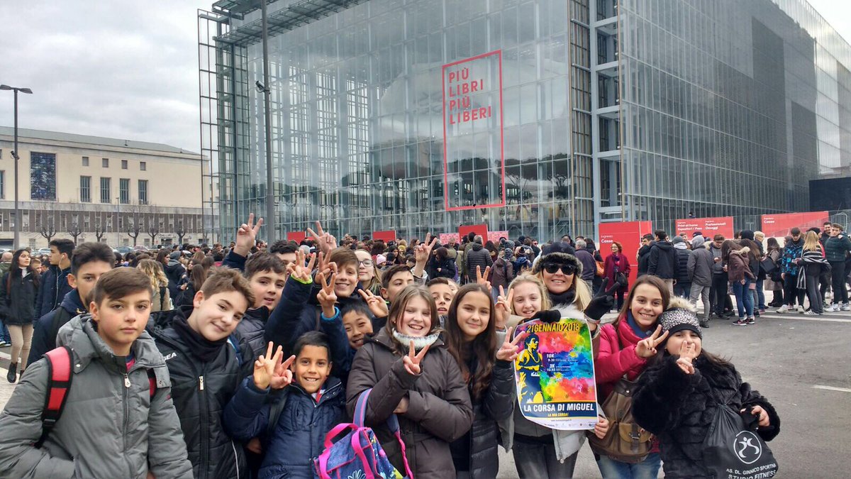I ragazzi delle scuole del progetto <a href="/lacorsadimiguel/">La Corsa di Miguel</a> #Uisp alla mostra romana @piulibri17