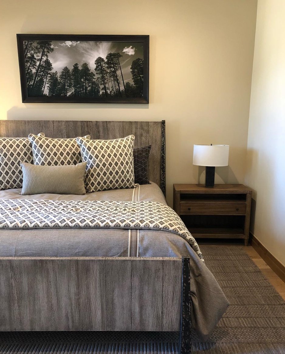 taraceagroup's tweet photo. 🔷 Photo shoot day yesterday at this cozy yet simple mountain retreat #pinecanyon #flagstaff #jwhitedesigns #2comfortsphotography @underfootllc #easternaccents #TaraceaFurniture. Via #JWhiteDesigns (Instagram). Thanks! https://t.co/EIKkmPrvzy