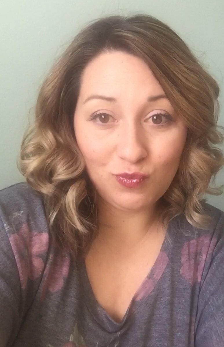 ATOB_ShaylaJ's tweet photo. @Maurices Oooo-La-La I have on my new shirt and my LipSense! Feeling like a comfy boss today!!
#Maurices #BossMom #Violette #StayAtHomeMom #SeneGenceMaiden https://t.co/iLbh1HlAfA