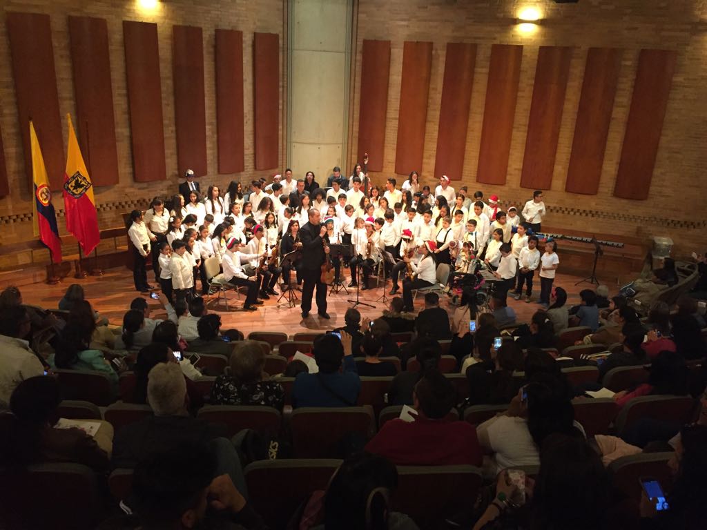 Niños en condición de enfermedad pertenecientes al Centro Filarmónico Hospitalario OFB, culminan con exito actividades en concierto de cierre. <a href="/nalejandra7778/">Nilyen Tovar</a> <a href="/filarmonibogota/">Orquesta Filarmónica de Bogotá</a>
