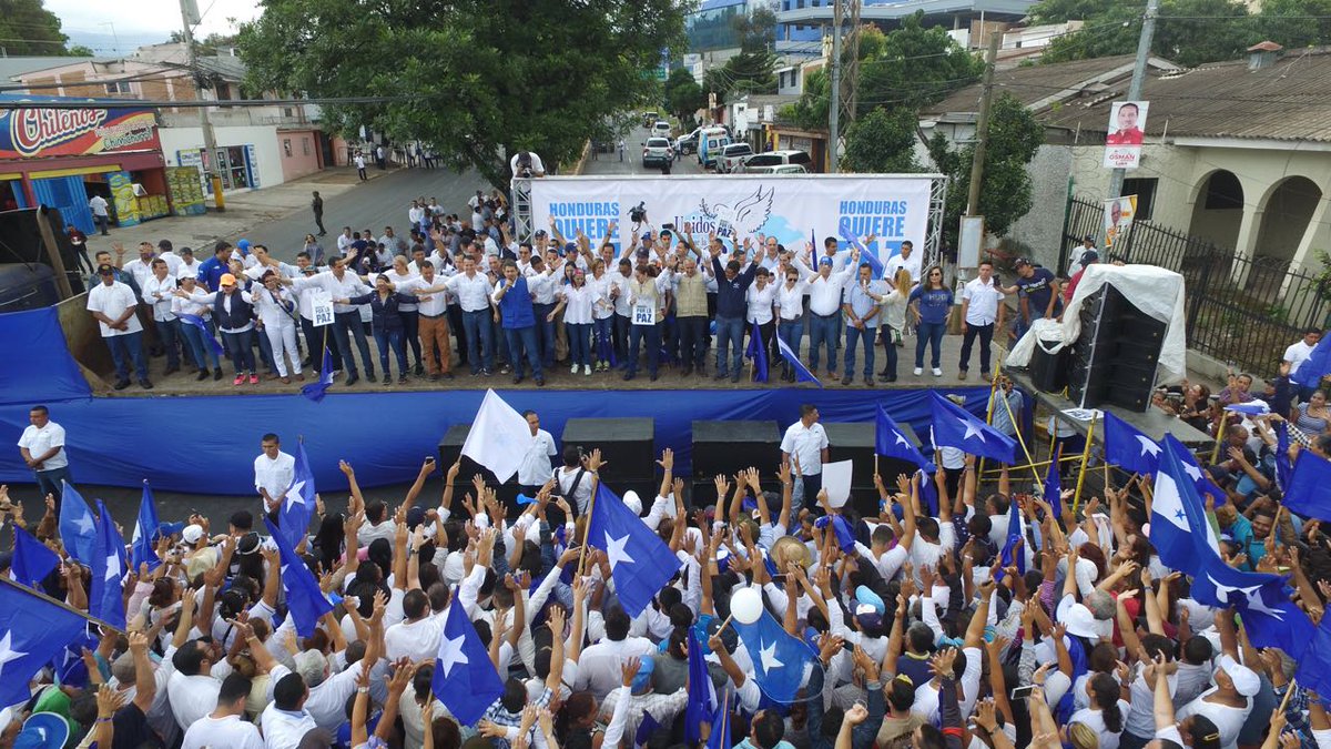 RodolfoZelayaHn's tweet photo. Somos el partido mas GRANDE, SOLIDO, EFERVESCENTE y UNIDO de Centroamérica...Queremos vivir en paz y tranquilidad #UnidosPorLaPaz #VictoriaTotalJOH.
#ConteoYa.
#PazParaHonduras. https://t.co/ZDc3bToN6d