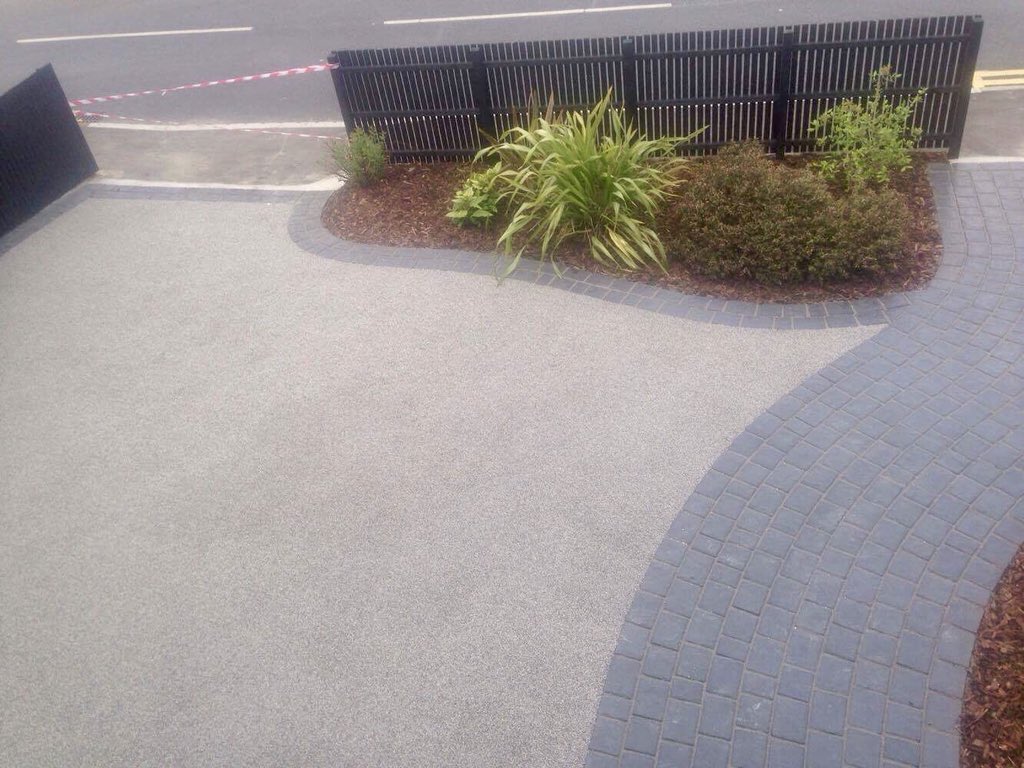 wbflandscaping's tweet photo. @MarshallsGroup Used them with Silver Resin, very nice https://t.co/sFvPoXEkLz