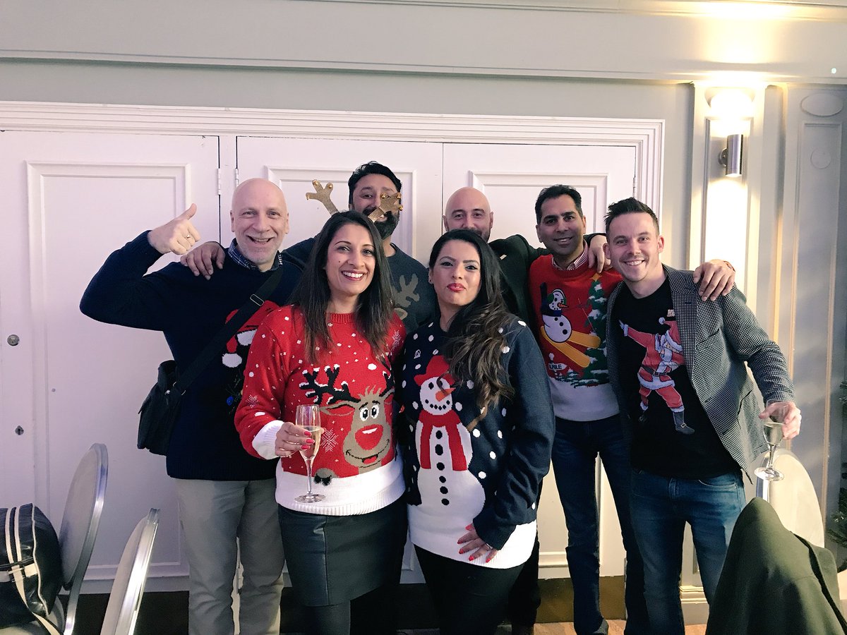 anitachumber's tweet image. What a great atmosphere here @BBGEvents @LoveBrumUK for the #Quizmas @Beckysimkiss @BootcampMediaUK @LightboxLife @Ifraz_1 @BRUMMIE_PJ @taratomes @TIMjohnANDREWS @JibberJabberJo @DeliciousPR @RickyJFriend @robjpollard @ashleighmmills @david58ley @RPATS2