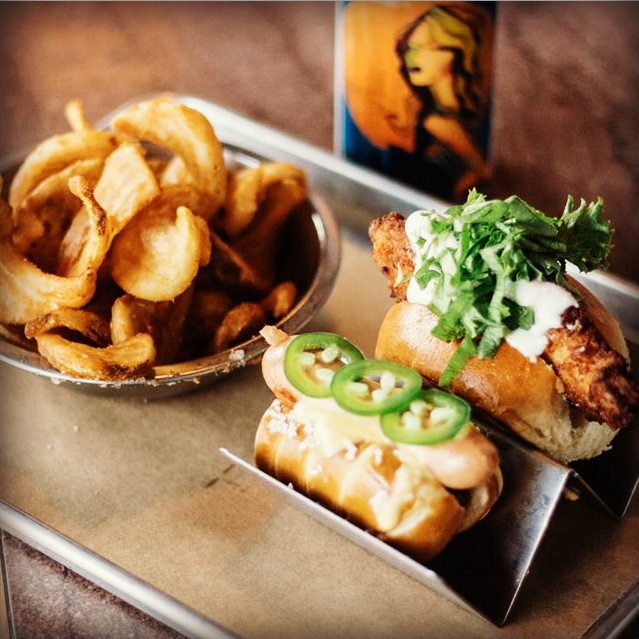 atwaterbeer's tweet photo. The My Bru Pretzel Dog &amp; the Dirty Bird - 2 of our most popular sliders! Try them with a Dirty Blonde or one of our 20 taps tonight! #thirstythursday #Detroit #taproom #photocredit to Emily at Atwater Brewery in GR #sliderdogs https://t.co/EPdZzi8WG0
