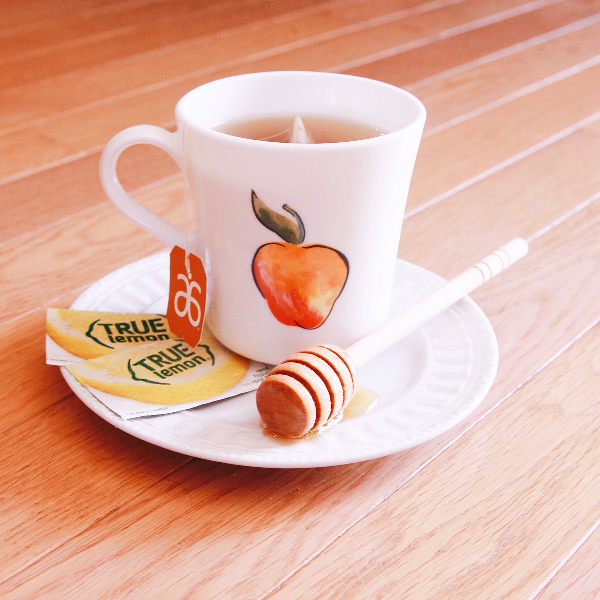truelemon's tweet photo. #TrueTip: Soothe a sore throat with hot tea, honey, and a little #Truelemon ππ΅π― https://t.co/QVqwLdFzjZ