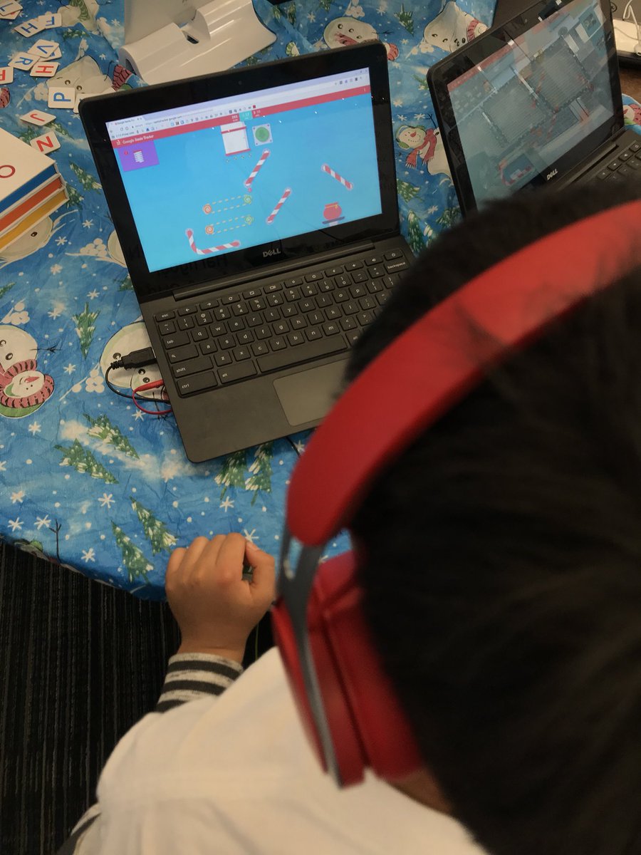 FinleyEagles's tweet photo. 4th graders coding on #santatracker and #codedotorg for #hourofcode today #wsdinnovate #WestminsterSD #21stcenturylearning #computerscienceintheclassroom https://t.co/MmcAVVyvJT