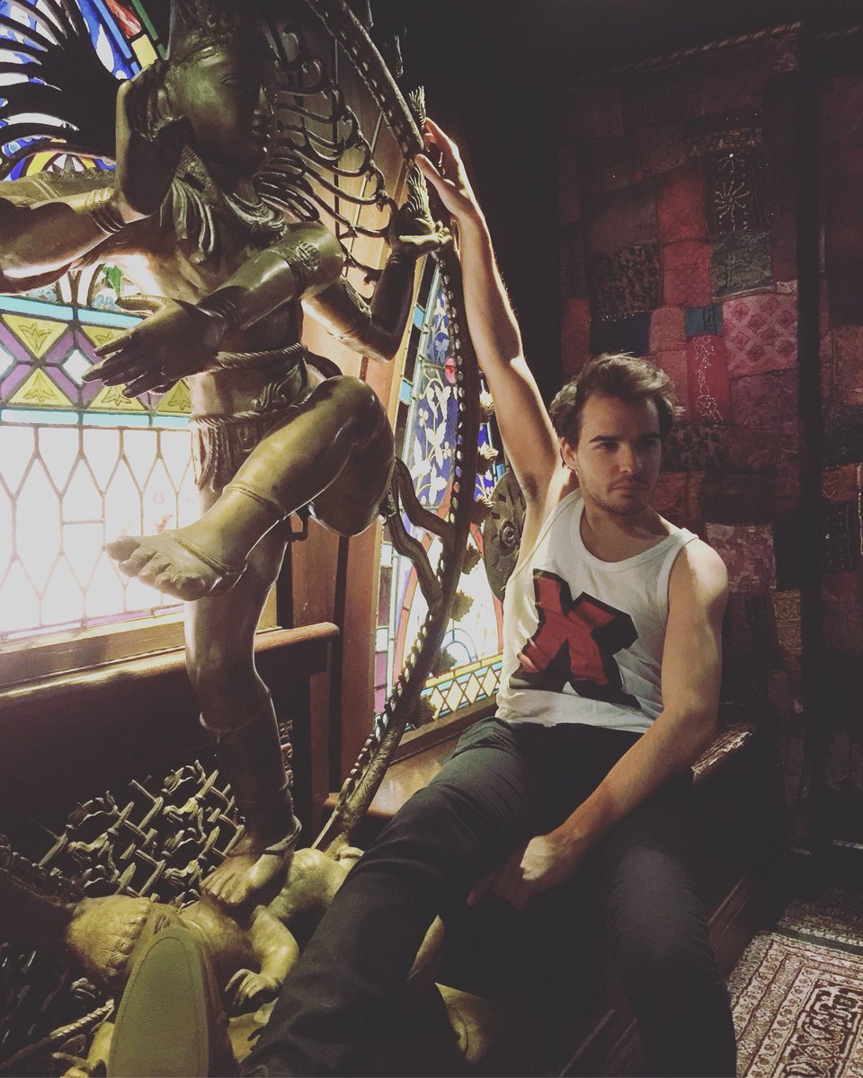 About to play the <a href="/Spotify/">Spotify</a> holiday party in Boston at the House of Blues.  We like our green room.  #thanksspotify