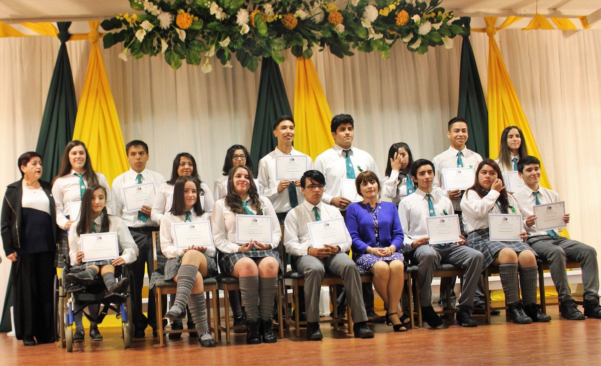 PACEUdeC's tweet photo. Licenciatura en Liceo #PACEUdeC: Polivalente Tomé-Alto. Revisa las imágenes de una jornada de emoción y esperanzas de un futuro mejor. @Educbiobio @LucilagodoyTP @jmr_b38 @TecnicoThno @L_Pencopolitano @LNuevaZelandia @munitome https://t.co/8YCJwPcE8K https://t.co/uBXzxNbF2s