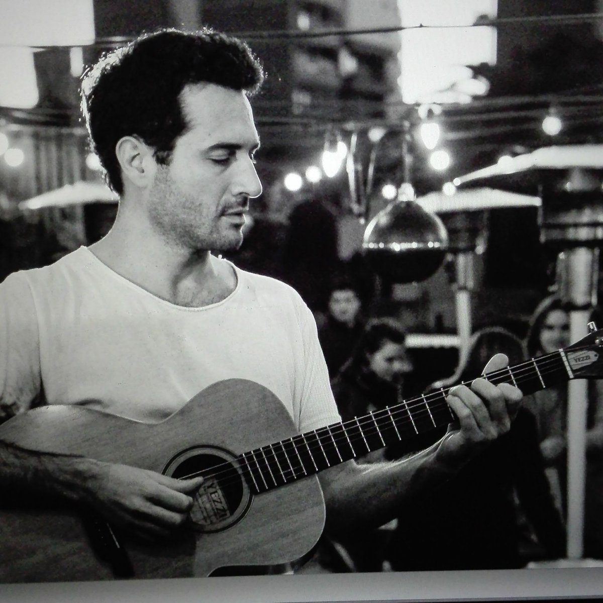 ▶se vienen los últimos toques del año y así nos estamos preparando, mañana por primera vez en Lomas◀ 
·
#Antídoto #acústico #canciones #lomas #amigos #songwriter