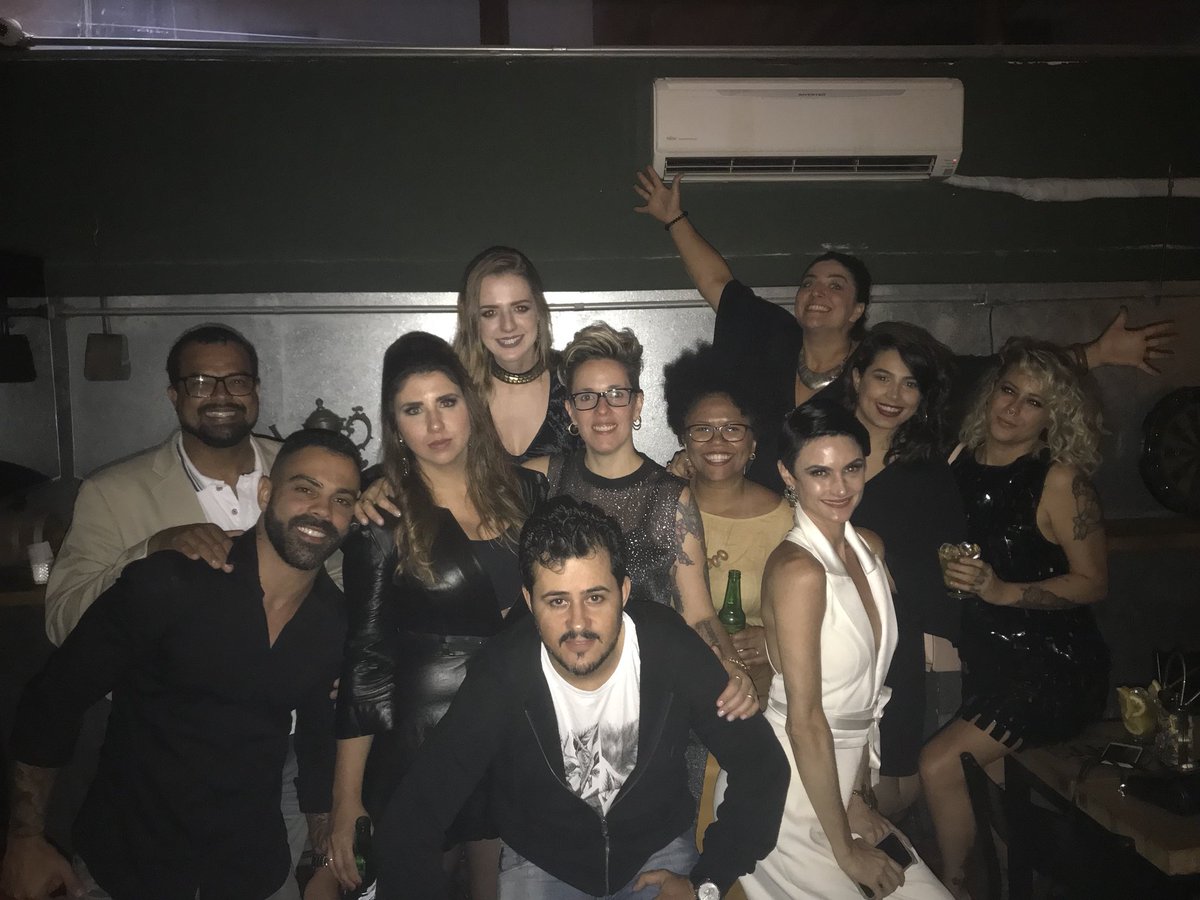 Tcharammmmm <a href="/MCProMirna/">Mirna Gomes</a> <a href="/MCProGuilherme/">Guilherme Cardadeiro</a> @MCProRaissa <a href="/MCProIrina/">Irina Cordeiro</a> <a href="/MCProBerta/">Berta Schneider</a> @mcprobarbara <a href="/MCProClecio/">Clécio Campos</a> <a href="/MCProMonique/">Monique Gabiatti</a> <a href="/MCProPedro/">Pedro Pecego</a> <a href="/MCProEdney/">Edney Moreira</a> 

#masterchefbr