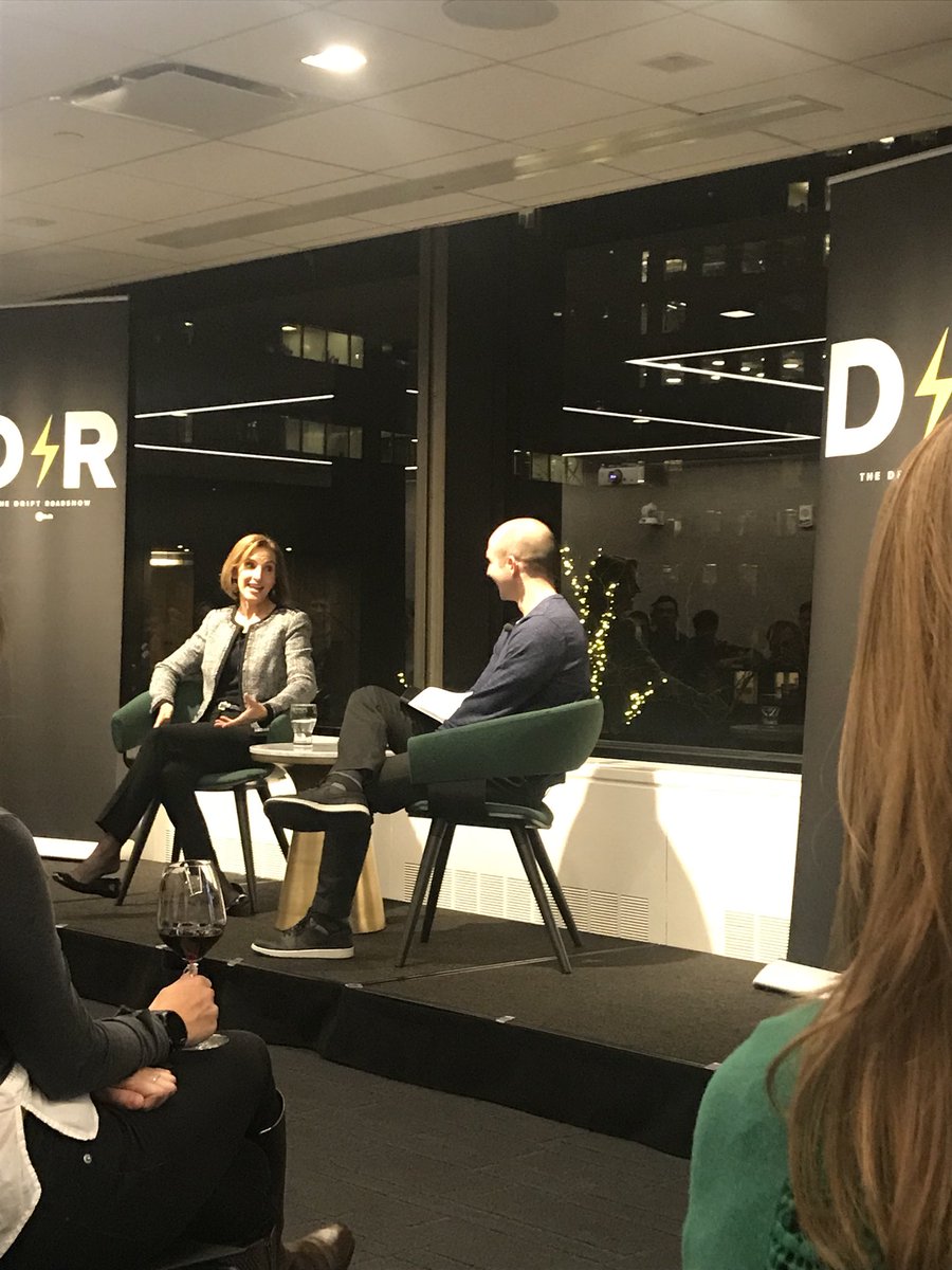 “Doesn’t every marketing person think they can do sales &amp; every sales person think they can do marketing” 😂#Driftroadshow via <a href="/davegerhardt/">Dave Gerhardt</a>