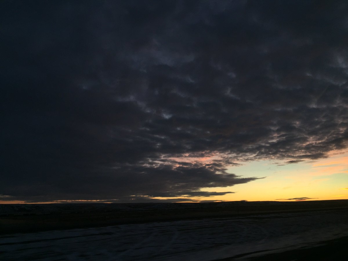 helton_olivia's tweet photo. Today's sunset https://t.co/xchT0tZB81