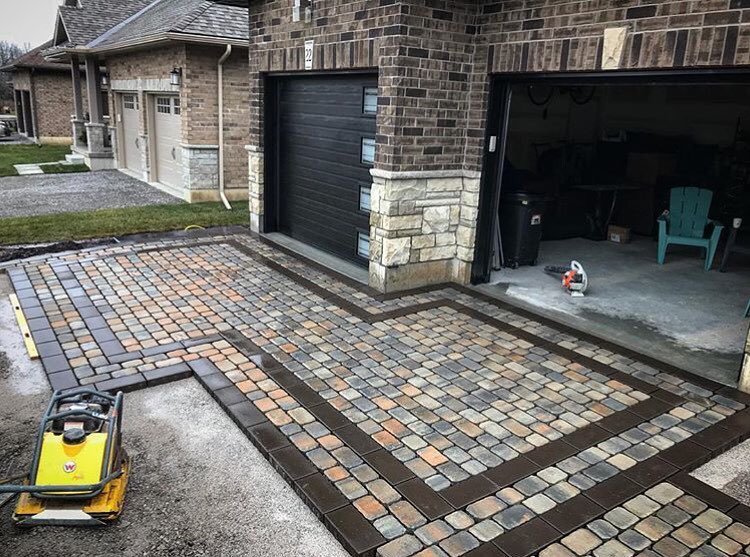 Techo-Bloc tweet media