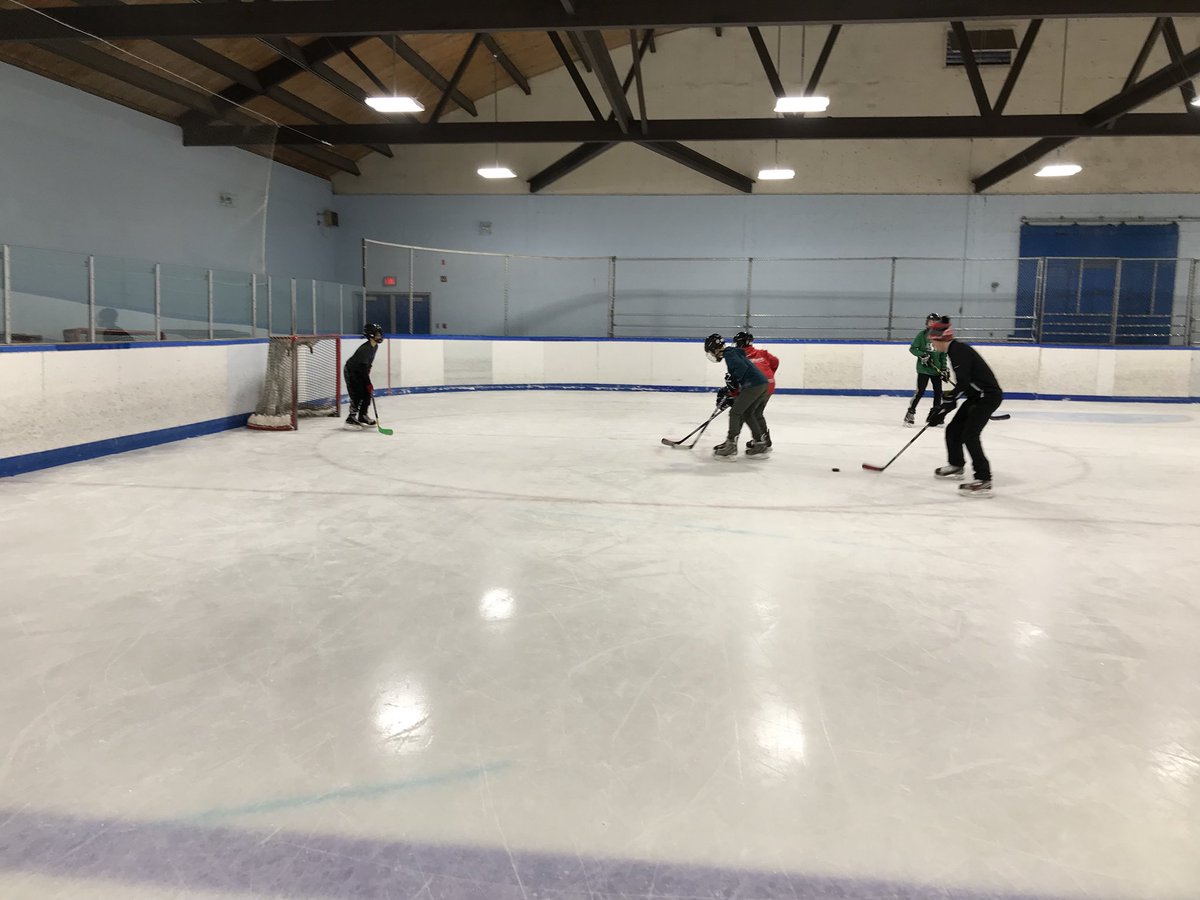 simpsola's tweet photo. Grade 7/8s had some fun skating today! @GRoadSchool  @RegPublicSchool https://t.co/EEehdb7WRx