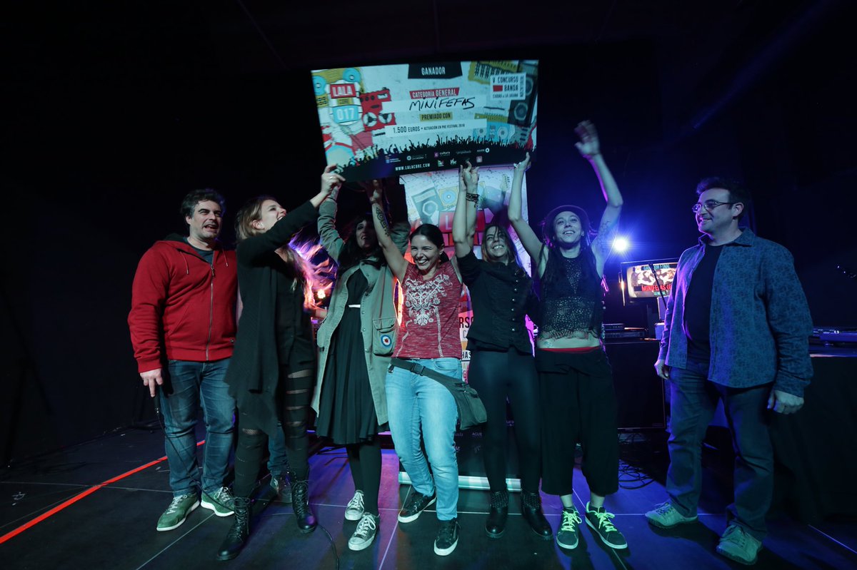 lalamusic_fest's tweet photo. Y la banda ganadora de #LALAcore017 en la categoría #General es🥁... ¡#MiniFefas!
¡Enhorabuena!🎉 https://t.co/9nJmNTuVCx