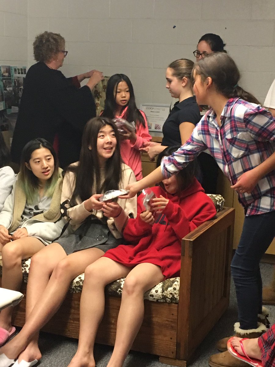 Nail Night <a href="/Stafford/">Jeff Stafford</a> Hall!  Thank you Ms. Quinn and her lovely assistants!! <a href="/HarveyLZ/">Philip Lazzaro</a>