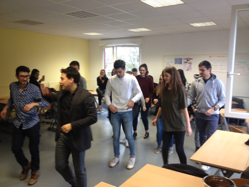 Paola_Villam's tweet photo. Muy bien #DALS au @lyceejarennes #btsci#rennes https://t.co/3XeI7QrDmq