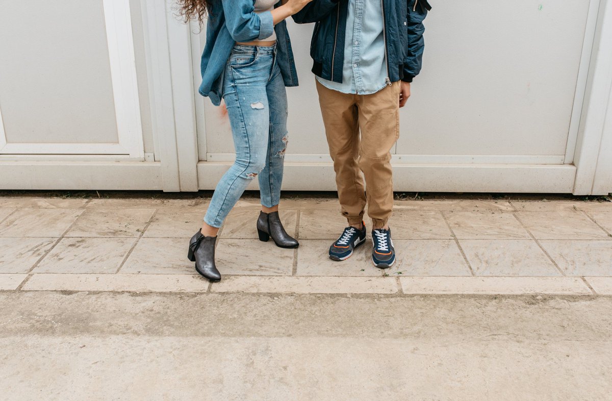 MTNGMustang's tweet image. ¡Empezamos finde ya! 😎 Y lo tenemos claro, botines Glenn y funners para ellos. Shop online: goo.gl/hH7Fpj  #MustangYourRules