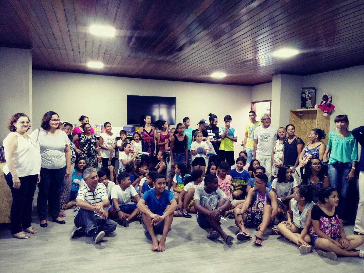 casapequenodavi's tweet photo. A @casapequenodavi reinaugurou a Biblioteca Jaime do Boer: entre contação e sorrisos das crianças e demais convidad@s.
#leitura #biblioteca #prazeremler https://t.co/QcNYvZwF78