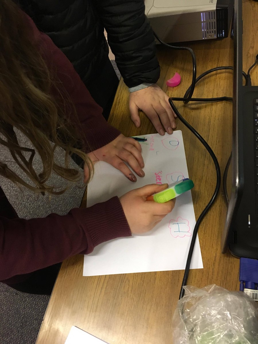 On Wednesday Ceredigion and Pembrokeshire Choices team attended Newport Youth Club raiseing awareness around substance use - Thanks for having us!
Ddydd Mercher, fe wnaeth tîm Choices Ceredigion a Sir Benfro i Clwb Ieuenctid Trefdreath i godi ymwybyddiaeth o sylweddau - Diolch!