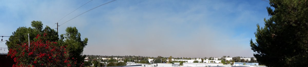 Project4mations's tweet photo. @MattBaylow Smoke (I assume) viewed from East Oceanside looks pretty crazy. https://t.co/H8YAXUiQFI