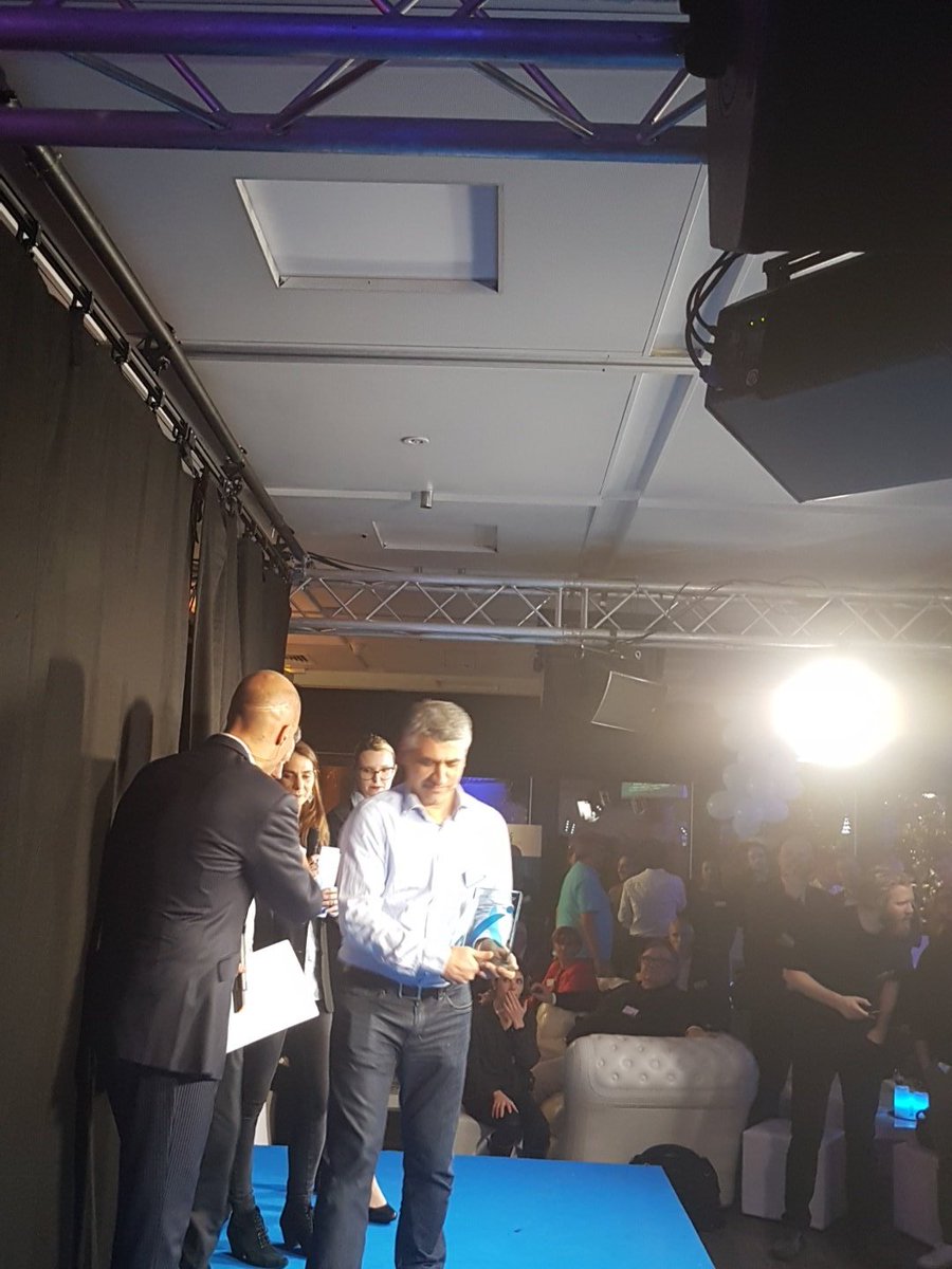 sebmagnaval's tweet photo. Trophee partenariat grand groupe #innovplus startup residente au 503 de @InstitutOptique https://t.co/Rmax4P4a2J