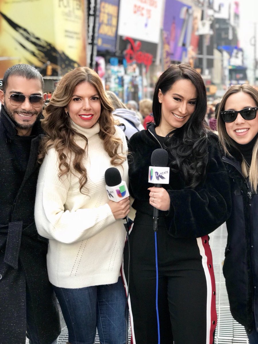 Doing What We Do Best... 🎥📺💙
Este sábado nos LAnzamos desde #NewYork junto a <a href="/lamala/">Victoria La Mala</a> y una lluvia de estrellas! 
Tune in! #LAnzateShow 2pm/1c por <a href="/Univision/">Univision</a>