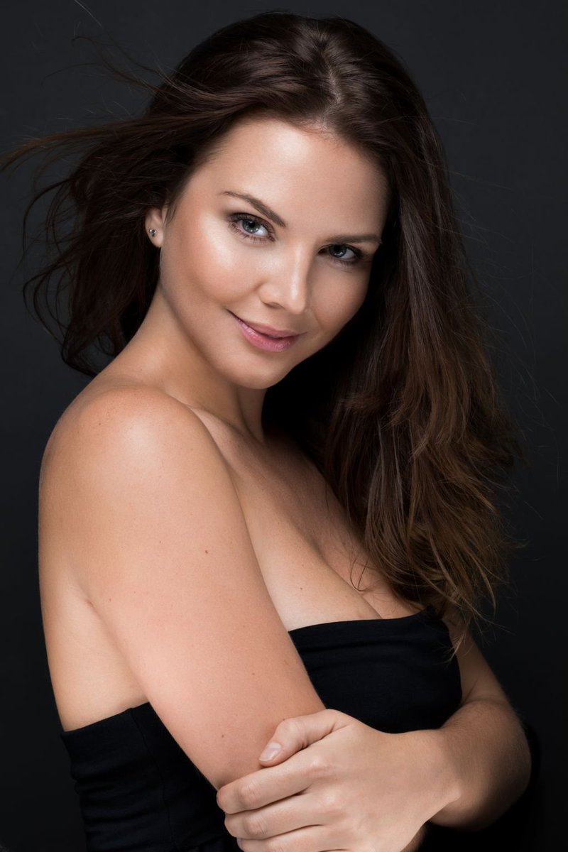 Loved working with the very Beautiful Jamila a few weeks back creating a natural makeup look for her headshots. Amazing photographer is Phil Jones