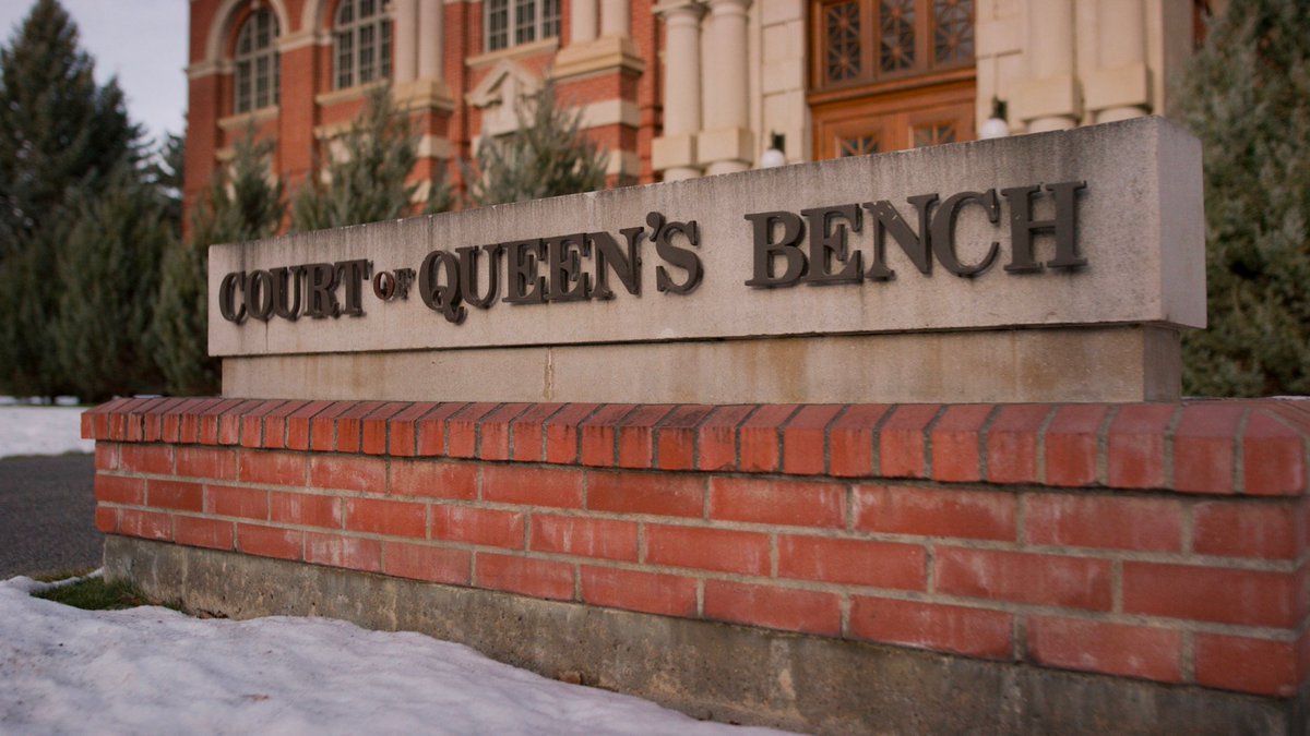 LastHangman's tweet photo. At Camp 132, two German #POWs were killed by their fellow #soldiers. 7 men stood trial for the 2 murders, of which 5 were #hanged for their #crimes. The #trials took place here, at the Court of Queen’s Bench in #medicinehat
@TuesdayFilmCo @gabfilms @STORYHIVE https://t.co/IvjuIcYLZC