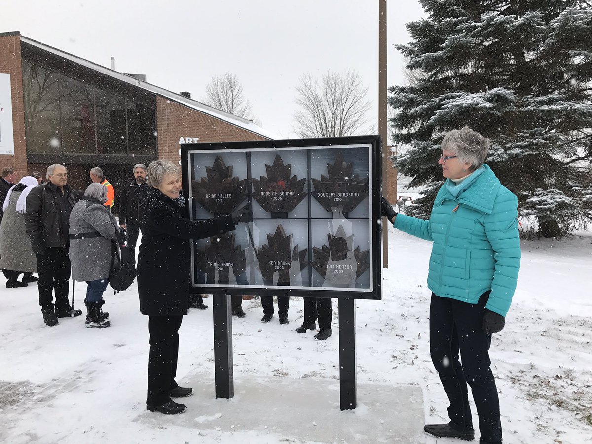 The Walk of Fame unveiling ceremony https://t.co/fOQhpH668Y