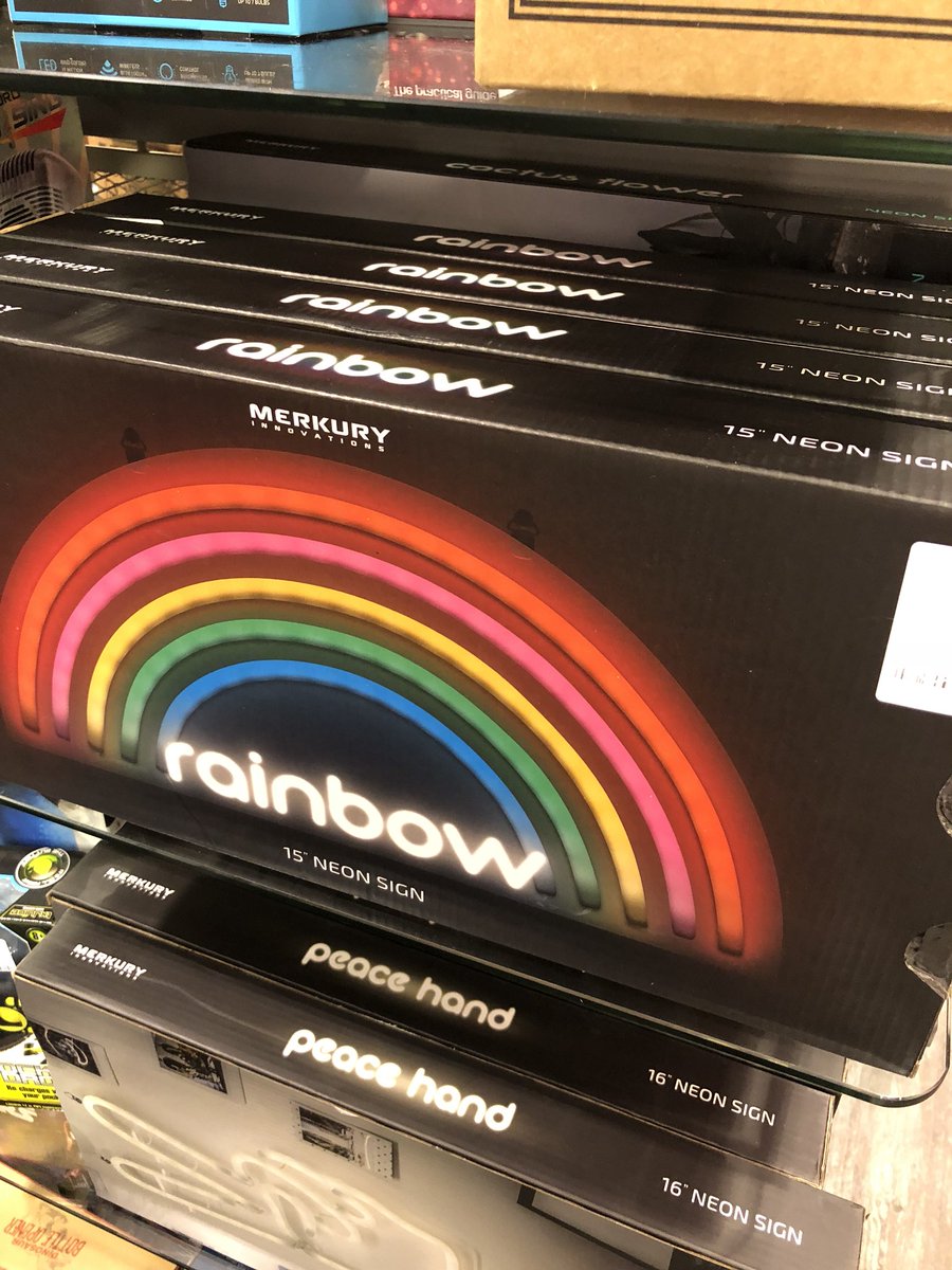 JordanMarie89's tweet photo. Found this beauty in TKMax today and had to have it 💕 it’s so colourful it gave me all of the @meganellaby vibes 🌈 🌈 🌈 https://t.co/5dY0U6L3qq