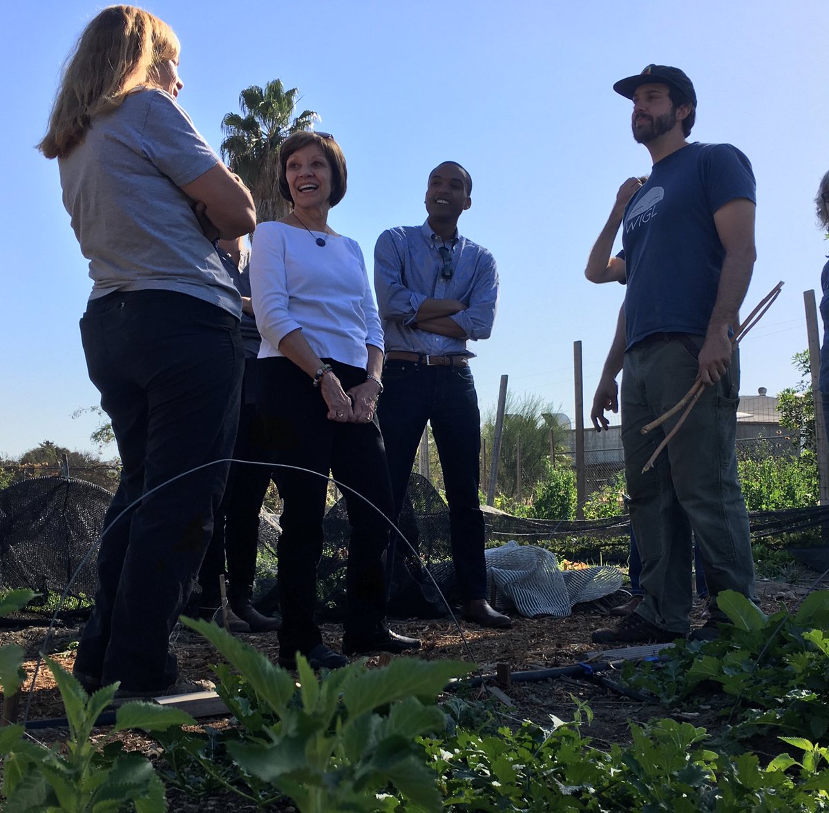 CDFAnews's tweet photo. Thank you Speaker @Rendon63rd and @CalSGC Executive Director @RandallJWinston for joining @agsecross at GrowGood farms in Bell, CA. They grow an incredible 10,000 lbs of food a year! #CASoilsWeek #urbanfarming https://t.co/U7Iq2uM9kt