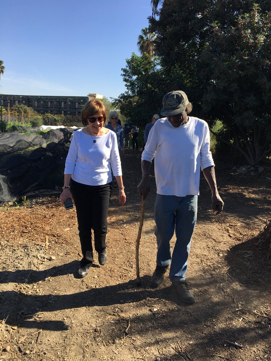 CDFAnews's tweet photo. Thank you Speaker @Rendon63rd and @CalSGC Executive Director @RandallJWinston for joining @agsecross at GrowGood farms in Bell, CA. They grow an incredible 10,000 lbs of food a year! #CASoilsWeek #urbanfarming https://t.co/U7Iq2uM9kt